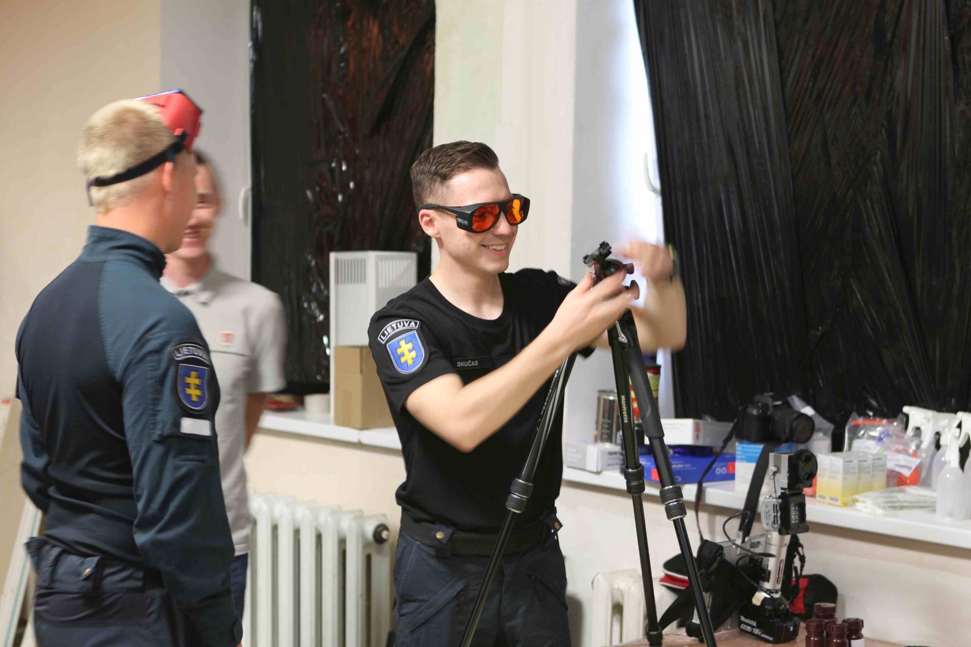 Mokymai „Preliminarus kraujo žymių kilmės nustatymas, kraujuotų pėdsakų cheminis ryškinimas ir kraujo pėdsakų rašto tyrimo pagrindai, atliekant įvykio vietos apžiūrą ir kriminalistinius tyrimus" (4)
