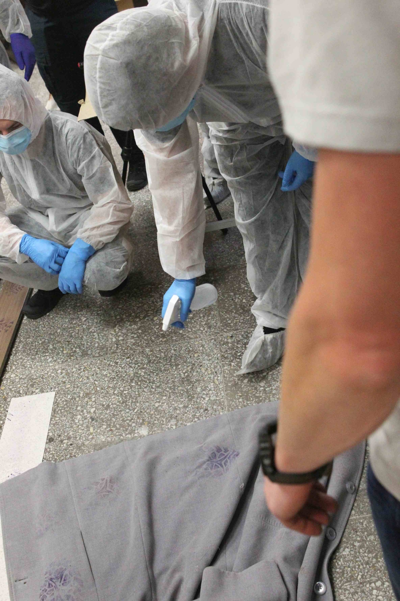 Mokymai „Preliminarus kraujo žymių kilmės nustatymas, kraujuotų pėdsakų cheminis ryškinimas ir kraujo pėdsakų rašto tyrimo pagrindai, atliekant įvykio vietos apžiūrą ir kriminalistinius tyrimus" (7)