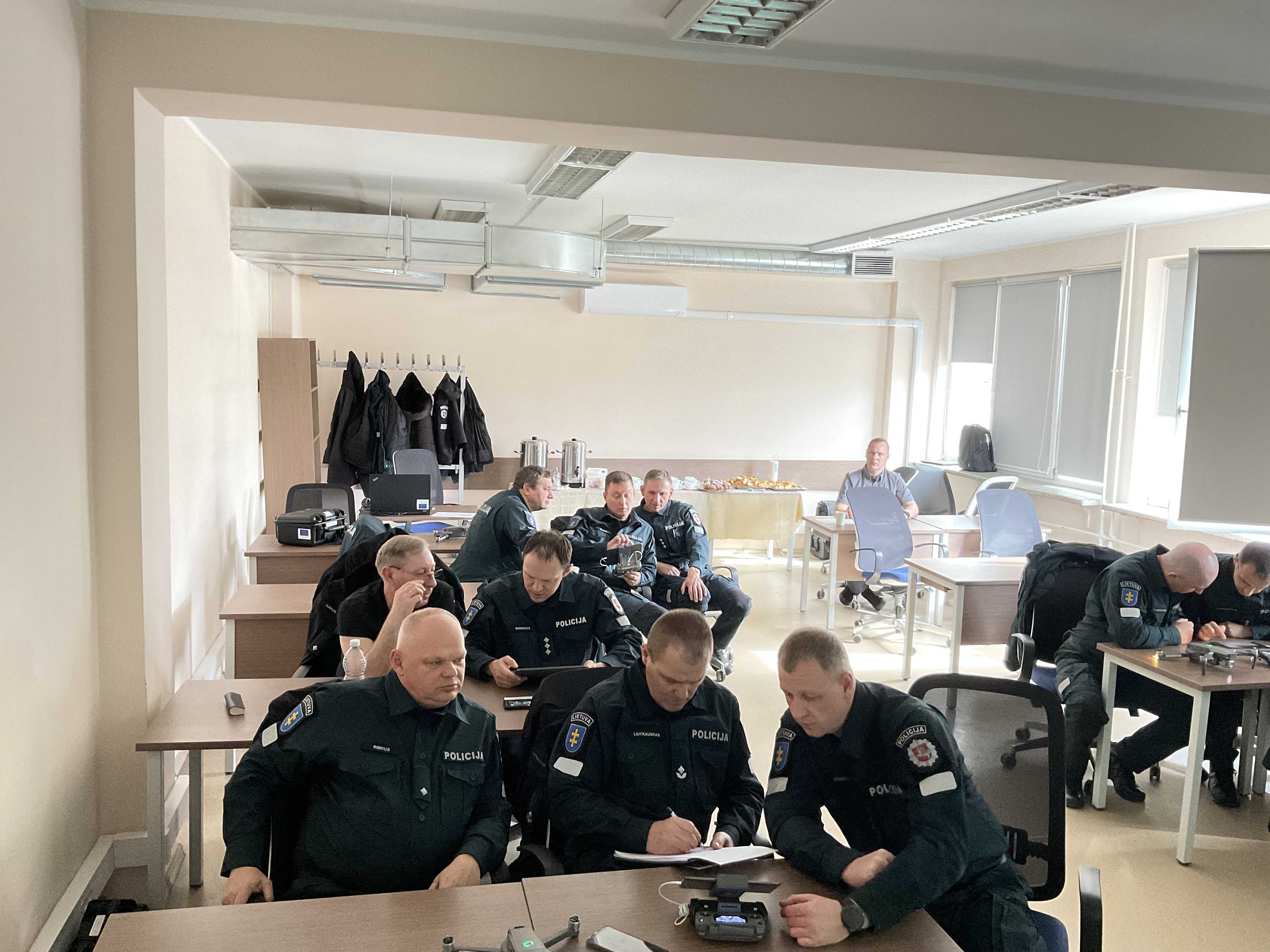 Mokymai „Įvykio vietos fiksavimas bepiločiais orlaiviais“, įgyvendinant Norvegijos finansinio mechanizmo 2014–2021 m. programos projektą Nr. LT06-4-VRM-TF-001 (2)